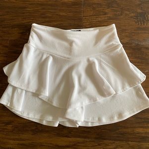 White BooHoo ruffle skort